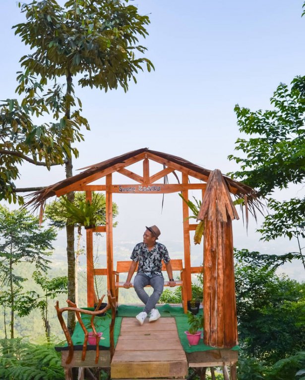 Độc nhất Indonesia quán cafe lửng lơ trên cây không dành cho hội yếu tim, dân mạng đua nhau check-in ầm ầm trên Instagram