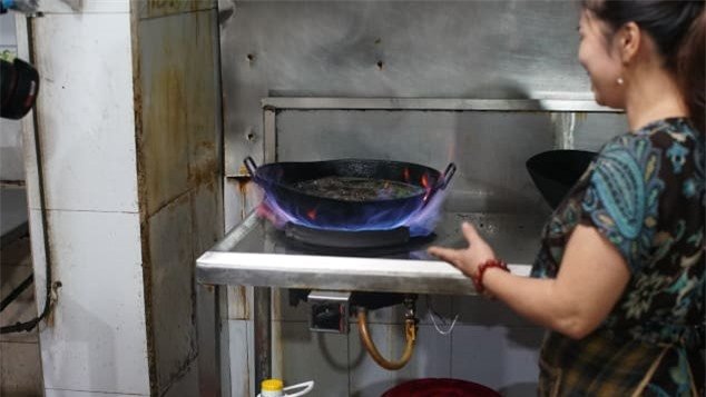 Đặc sản rắn Lệ Mật của Hà Nội lên sóng CNN