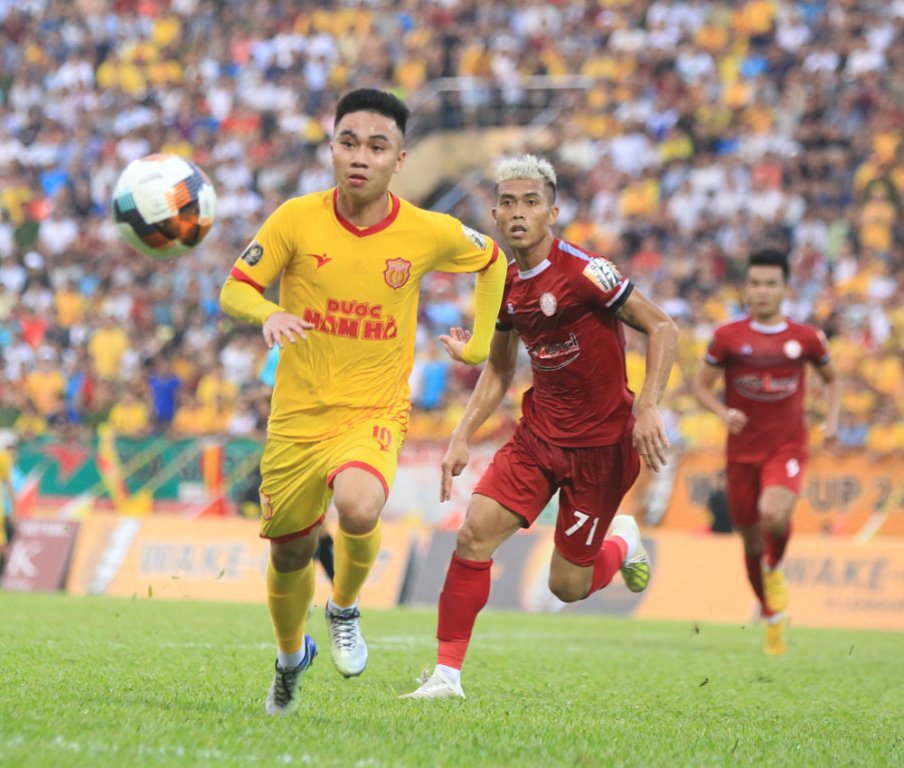 hoi-cdv-co-nhieu-hoat-dong-tich-cuc-nhat-vleague-2019-nguoi-ham-mo-thanh-nam-ngam-ngui