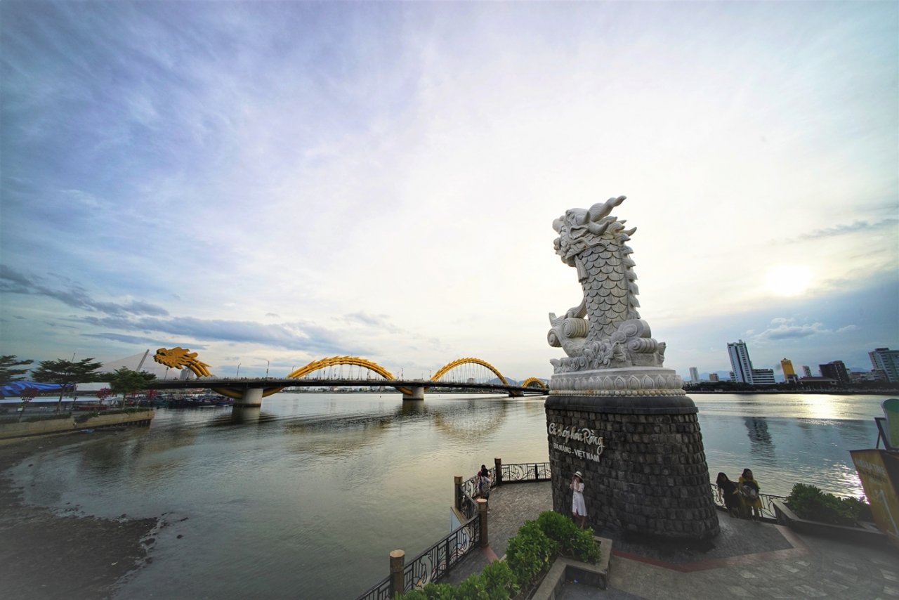 dong-loat-mo-2-duong-bay-quoc-te-da-nang-singapore-hong-kong-vietjet-khuyen-mai-khung-trieu-ve-chi-tu-0-dong