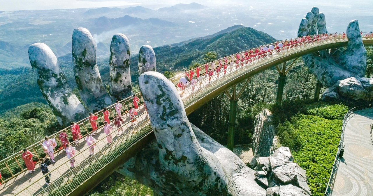 dong-loat-mo-2-duong-bay-quoc-te-da-nang-singapore-hong-kong-vietjet-khuyen-mai-khung-trieu-ve-chi-tu-0-dong