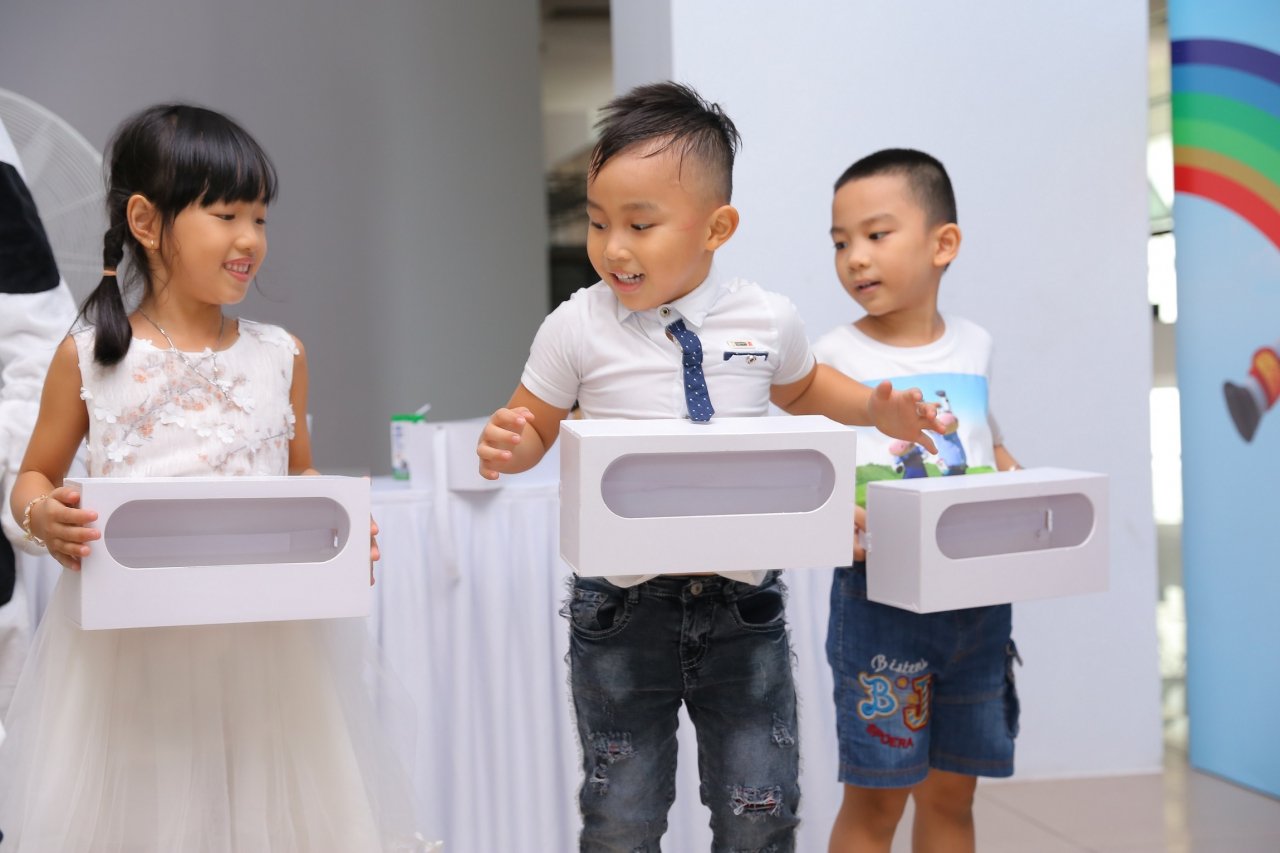 3hanh-trinh-13-nam-cua-chuong-trinh-sua-hoc-duong-va-nhung-trai-ngot