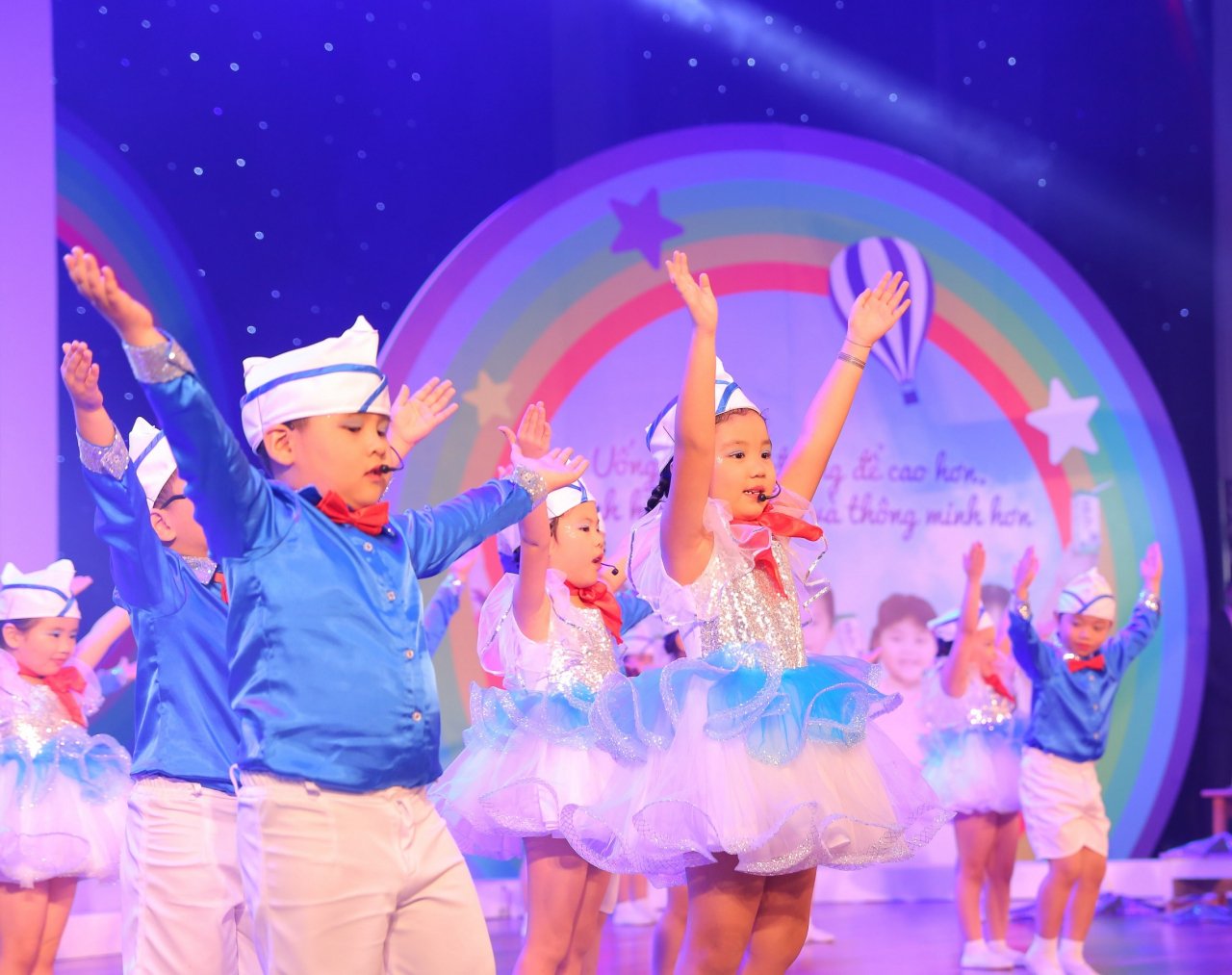 3hanh-trinh-13-nam-cua-chuong-trinh-sua-hoc-duong-va-nhung-trai-ngot