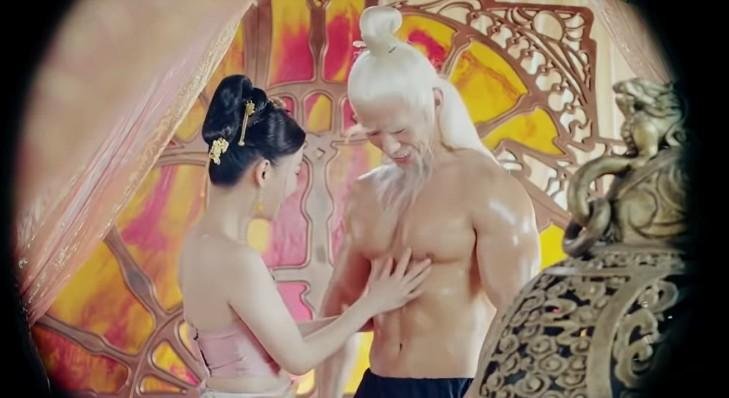 canh-thai-thuong-lao-quan-va-ba-la-sat-an-ai-trong-phim-chuyen-the-tu-tay-du-ky-gay-phan-no-tai-trung-quoc
