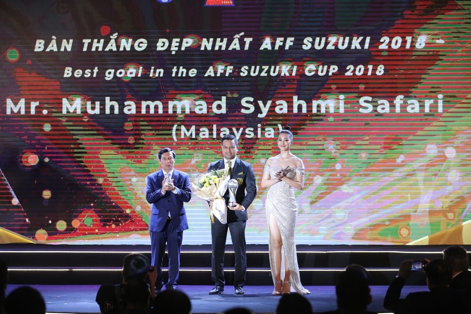 toan-canh-le-trao-giai-aff-awards-2019-bong-da-viet-nam-thang-lon