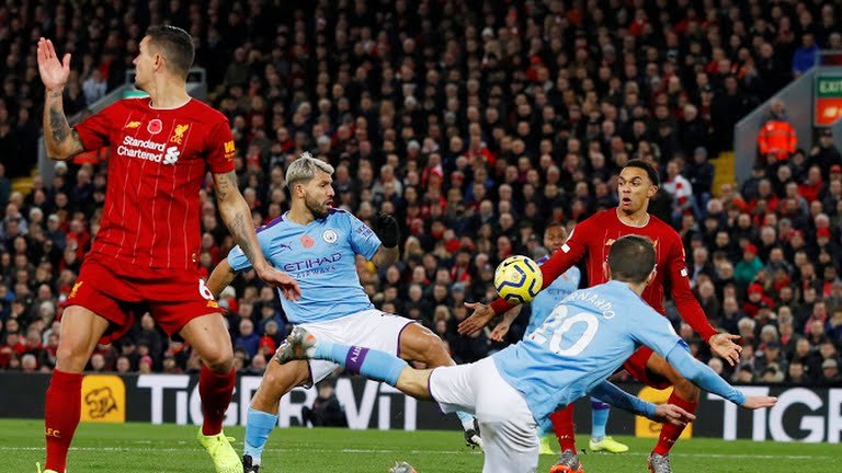 liverpool-danh-bai-man-city-trong-tran-dau-var-tiep-tuc-gay-tranh-cai