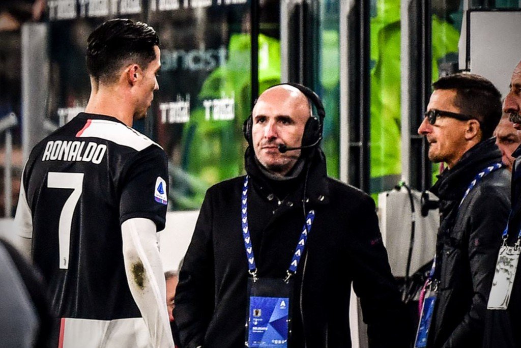ronaldo-that-vong-di-thang-vao-duong-ham-sau-khi-roi-san-o-phut-55