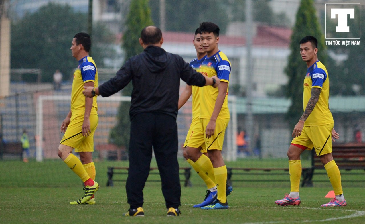 hlv-park-hang-seo-tan-vao-mong-hoc-tro-vi-khong-chiu-tang-toc