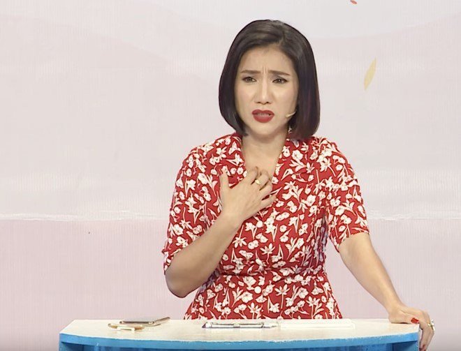 Cát Tường gây bất ngờ khi chia sẻ việc bán 2 mảnh đất ở TP.HCM và Đồng Nai trị giá 8 tỷ đồng. Nữ MC cho biết cả hai lô đất đều thuộc sở hữu của mình.