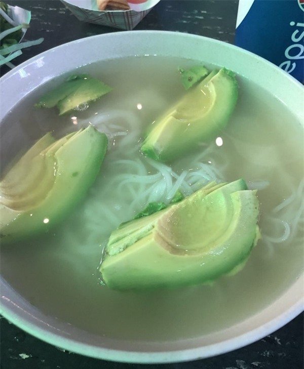Không ngờ phở Việt lại có những biến tấu lạ đời đến vậy