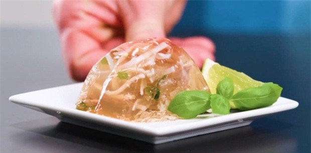 Không ngờ phở Việt lại có những biến tấu lạ đời đến vậy