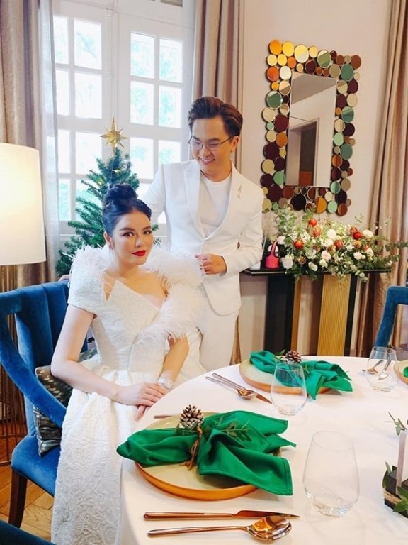 MC Đại Nghĩa gây xôn xao khi đăng ảnh diện vest lịch lãm bên Lý Nhã Kỳ kèm chú thích: 