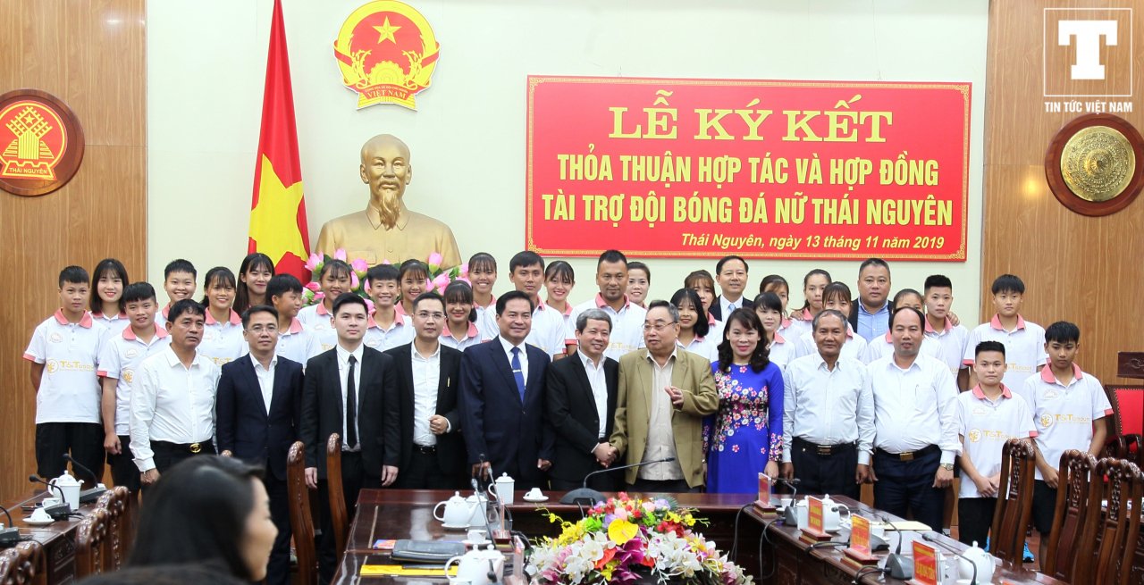 tap-doan-tt-group-giai-cuu-bong-da-thai-nguyen-hy-vong-cau-thu-nu-co-the-chay-tren-tham-co-world-cup