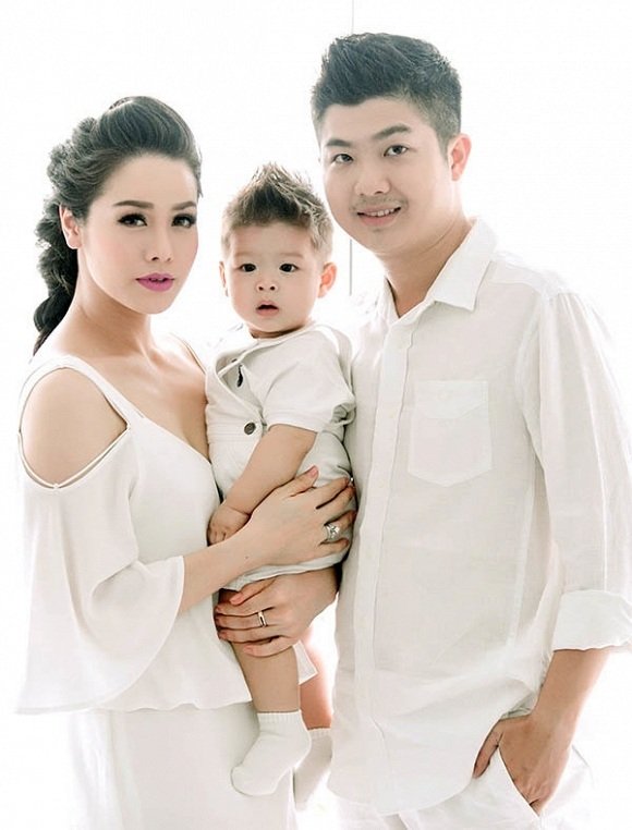 Sau khi ly hôn, con trai đang sống với bố. Nữ diễn viên 