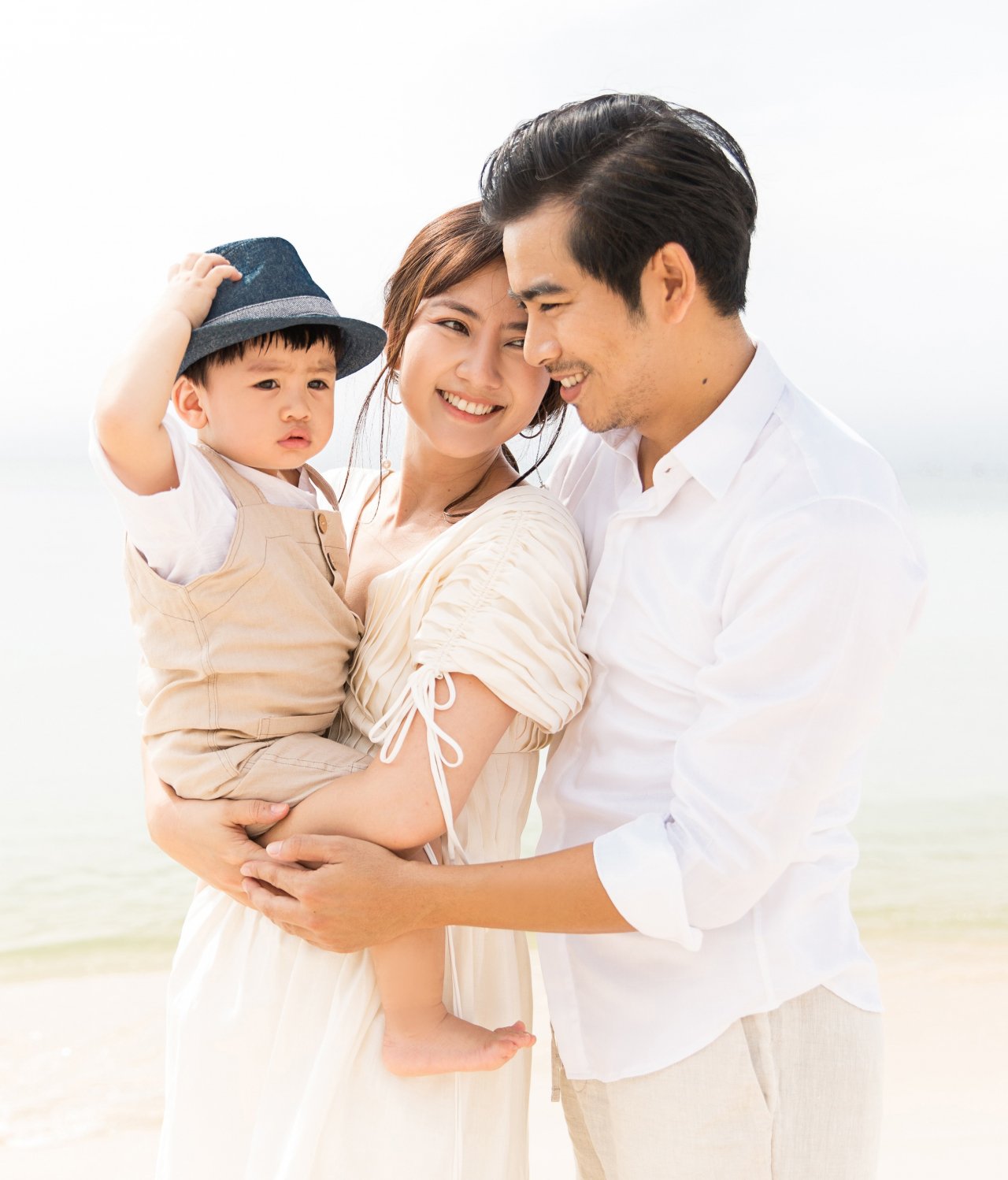 Trước khi tiến tới hôn nhân vào tháng 7/2016, Ngọc Lan và Thanh Bình từng có thời gian làm bạn bè suốt 10 năm. Đến tháng 2/2017, cặp đôi đón con trai đầu lòng tại Mỹ và đặt tên là Louis. Ngọc Lan cho biết cô và chồng cũ sẽ cùng nhau chăm sóc con chung. 