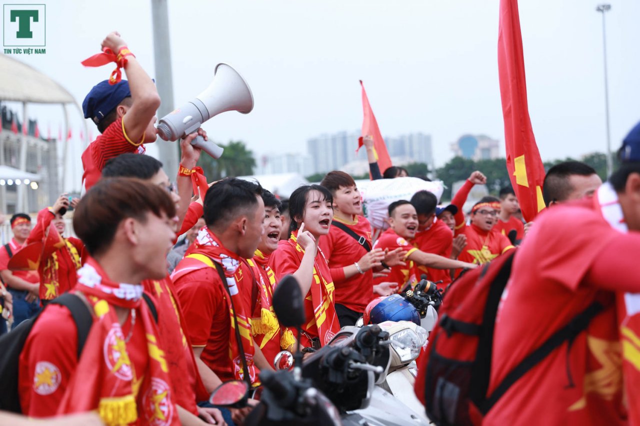 nu-co-dong-vien-xinh-dep-den-svd-my-dinh-co-vu-doi-tuyen-viet-nam