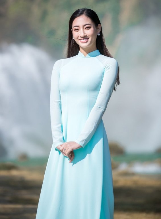 Lương Thùy Linh được khen nói tiếng Anh trôi chảy, tự nhiên trong clip giới thiệu bản thân tại Miss World 2019.