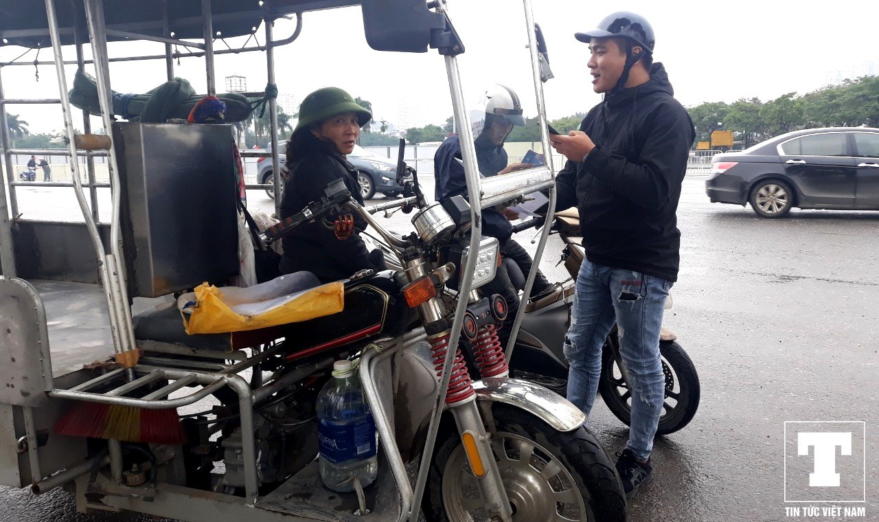 ve-cho-den-tran-viet-nam-vs-uae-giam-nhiet-thuong-binh-mua-duoc-ban-ngay-kiem-loi