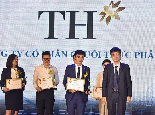 san-pham-moi-xuat-sac-cua-the-gioi-2018-th-true-nut-lot-top-10-thuc-pham-duoc-tin-dung-nhat-viet-nam-2019