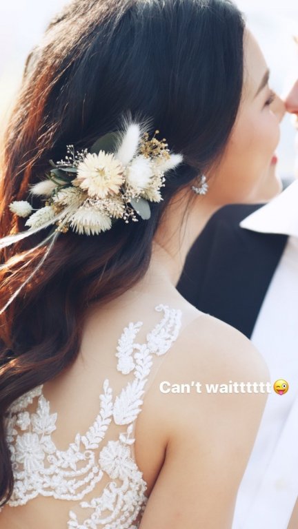 Trước ngày cưới, Hoàng Oanh đăng ảnh tình tứ bên chồng sắp cưới kèm chú thích: