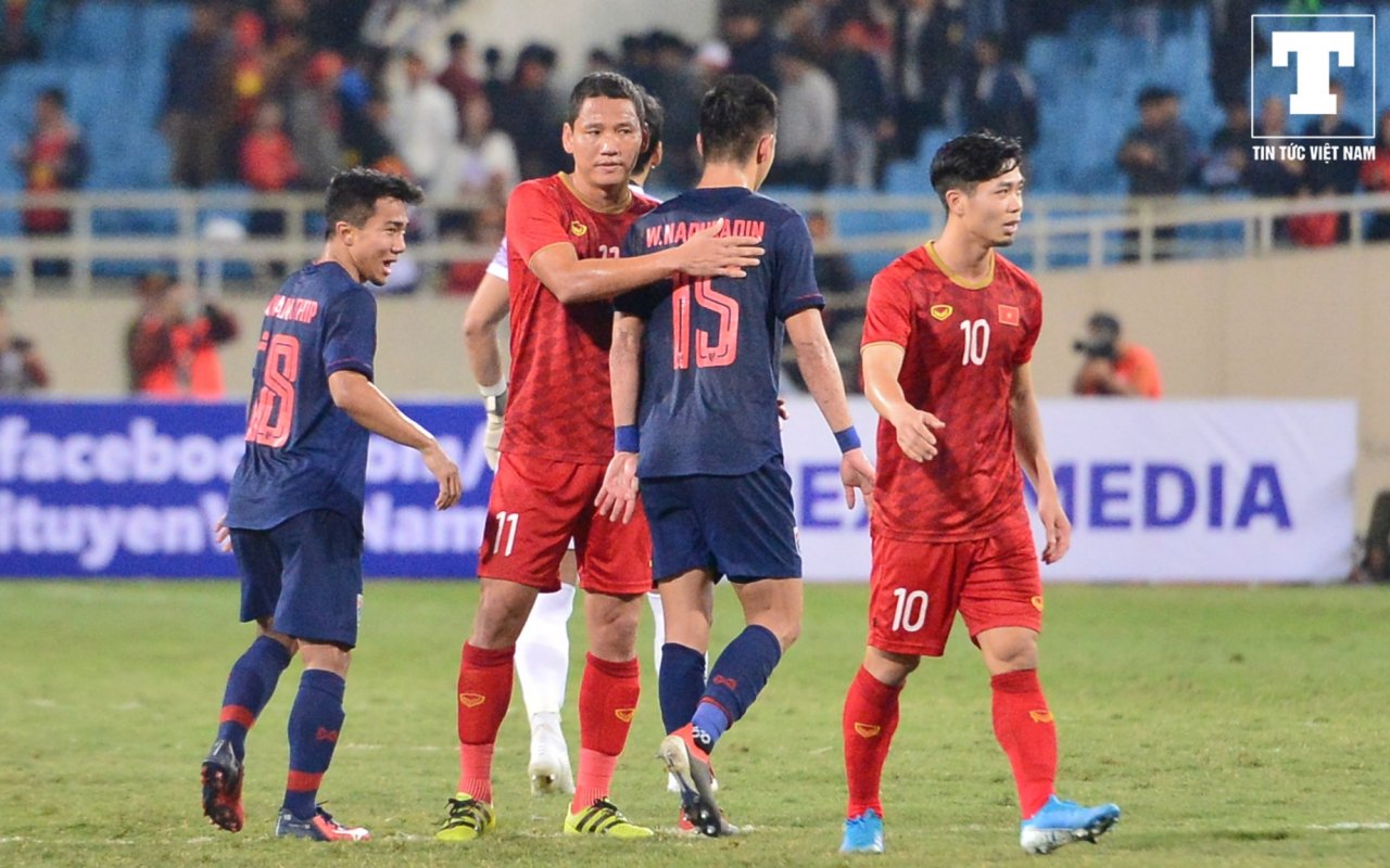 giay-phut-thi-dau-cuoi-cung-cua-su-nghiep-anh-duc-van-mang-den-noi-khiep-so-cho-hang-phong-ngu-thai-lan