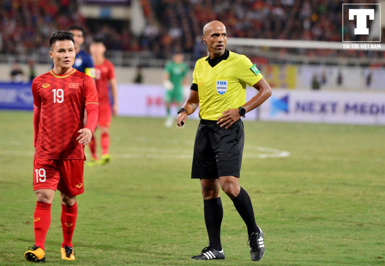 khong-chi-cat-coi-gay-tranh-cai-trong-tai-ahmed-al-kaf-con-nhieu-lan-nhac-nho-tuyen-thu-viet-nam