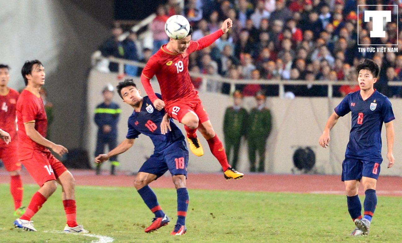 khong-chi-thi-dau-nhu-mot-chien-binh-quang-hai-con-nhac-bai-cho-dang-van-lam-toa-sang