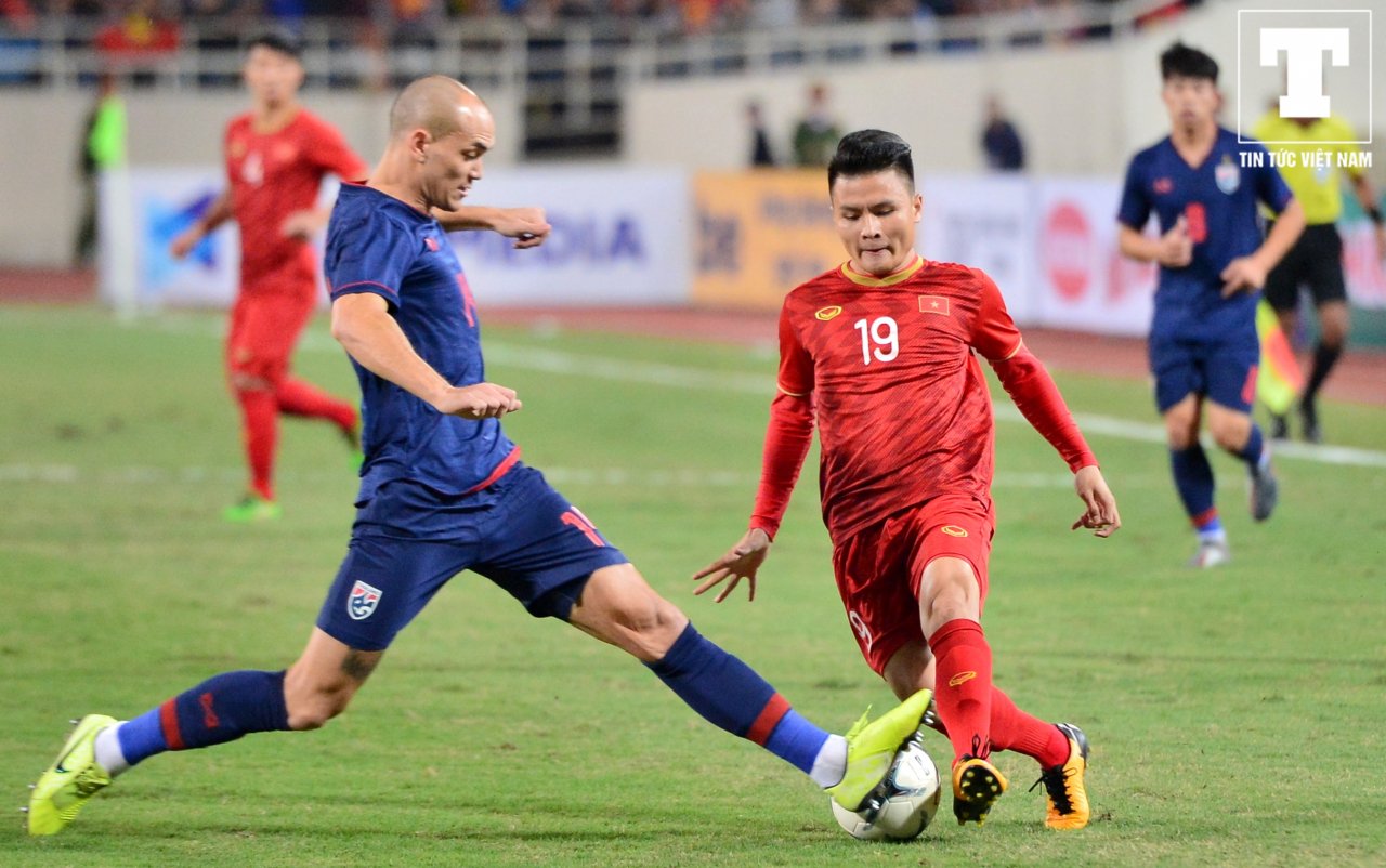 khong-chi-thi-dau-nhu-mot-chien-binh-quang-hai-con-nhac-bai-cho-dang-van-lam-toa-sang