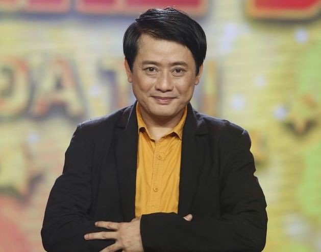 Một người thân của Tấn Bo cho biết nam diễn viên đã vay mượn 200 triệu đồng từ 5 năm trước.nhưng nhiều lần đòi đến giờ vẫn chưa trả. Trước sự việc này, vợ Tấn Bo cho hay:
