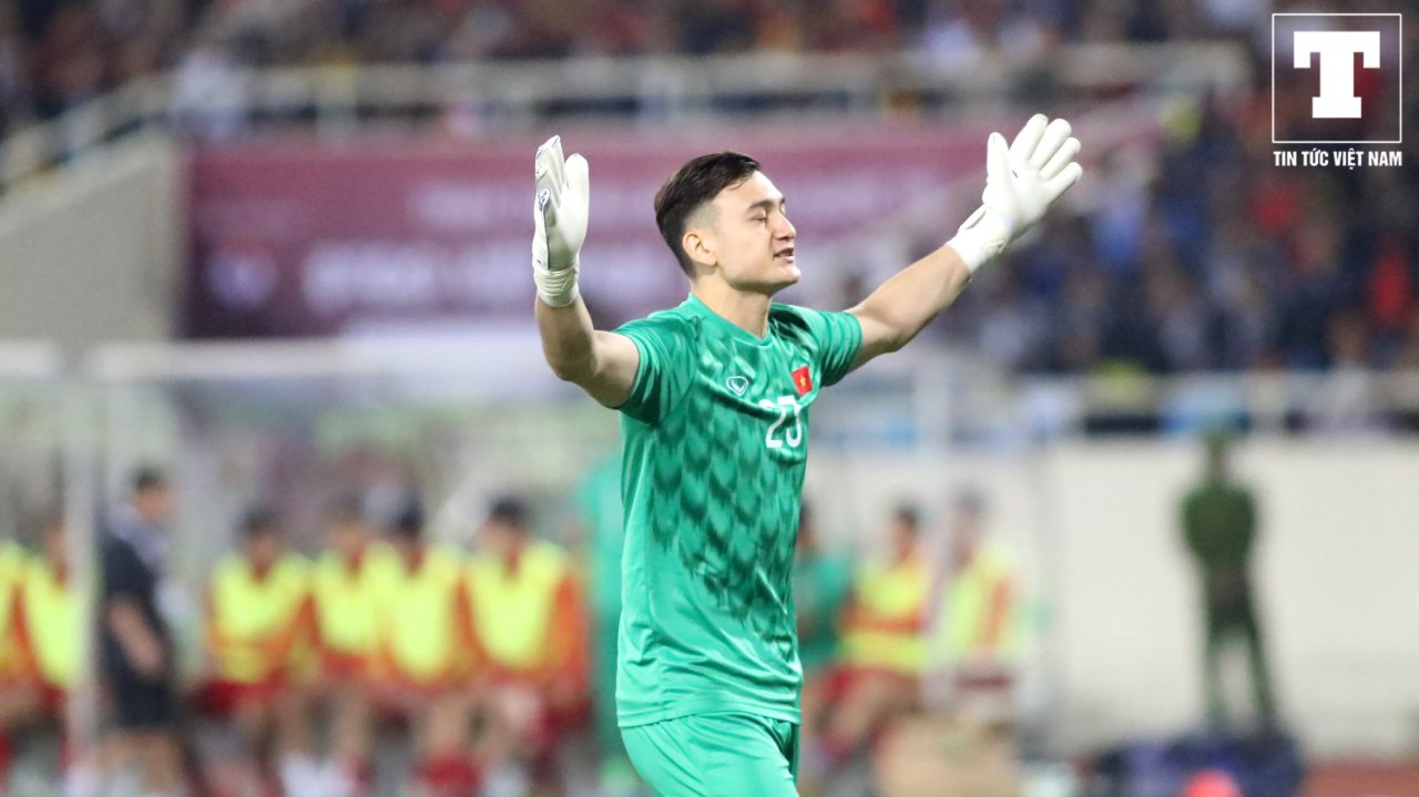 tro-thanh-nguoi-hung-cua-dt-viet-nam-dang-van-lam-tai-hien-pha-an-mung-gay-sot-tai-aff-cup-2018