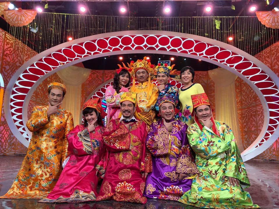 co-dau-cong-ly-cam-on-khan-gia-mc-thao-van-tiec-nuoi-truoc-thong-tin-dung-san-xuat-tao-quan-2020
