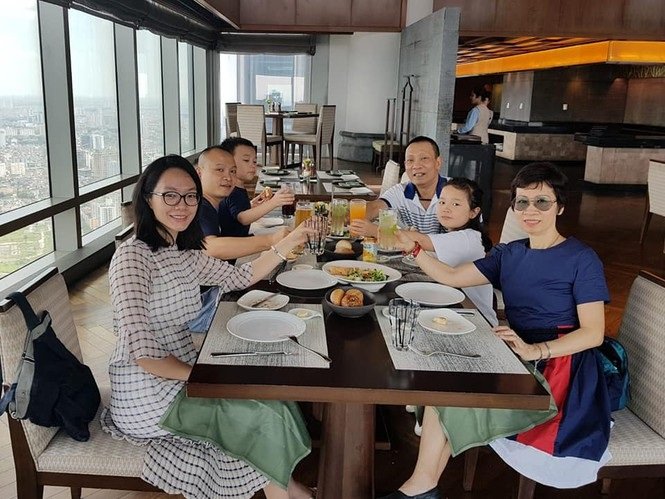 Ngoài ra, anh cũng dành nhiều thời gian hơn cho gia đình, người thân.