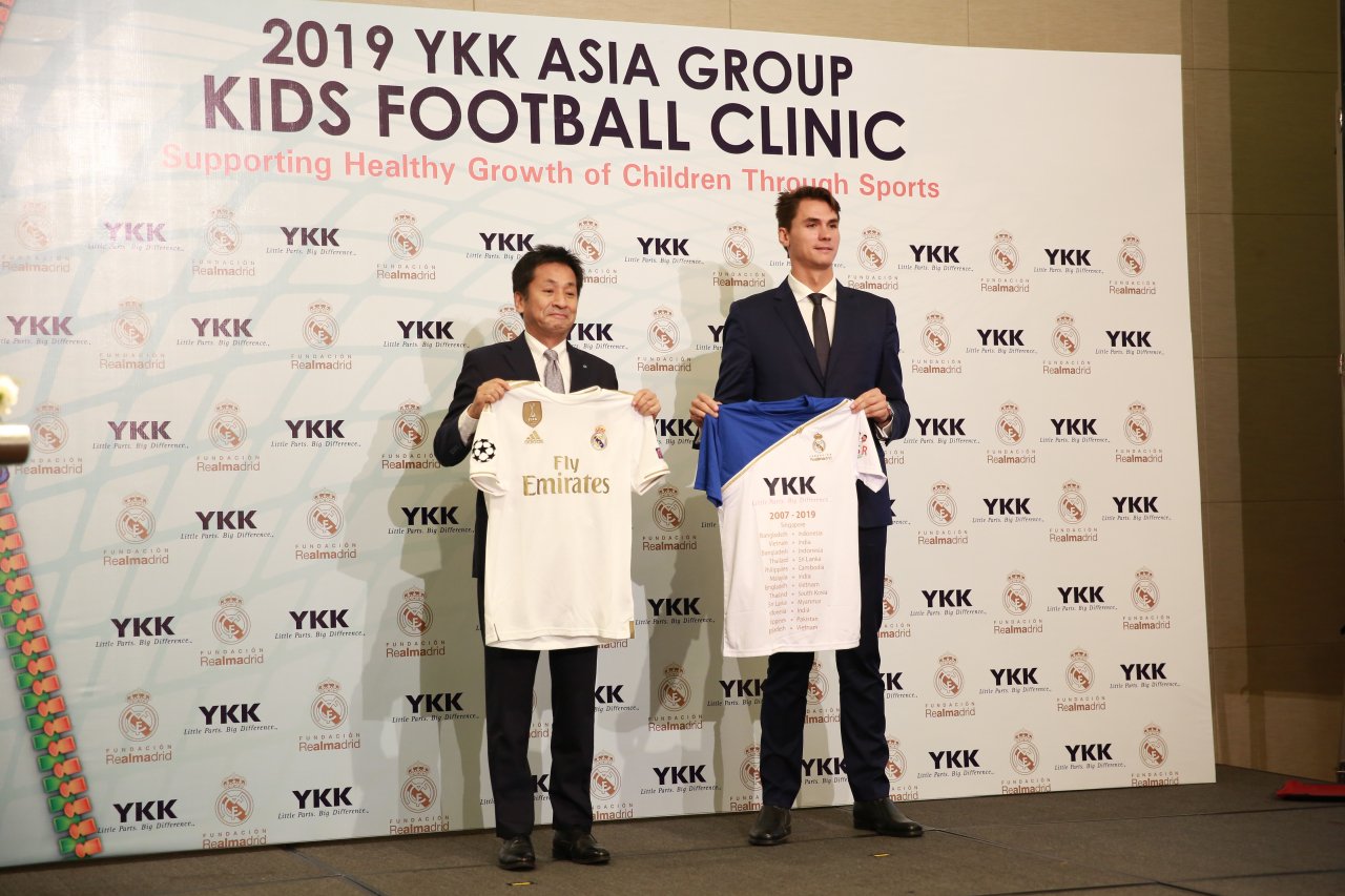 330-tre-em-kem-may-man-se-duoc-trai-nghiem-bong-da-tay-ban-nha-cung-hlv-quy-real-madrid