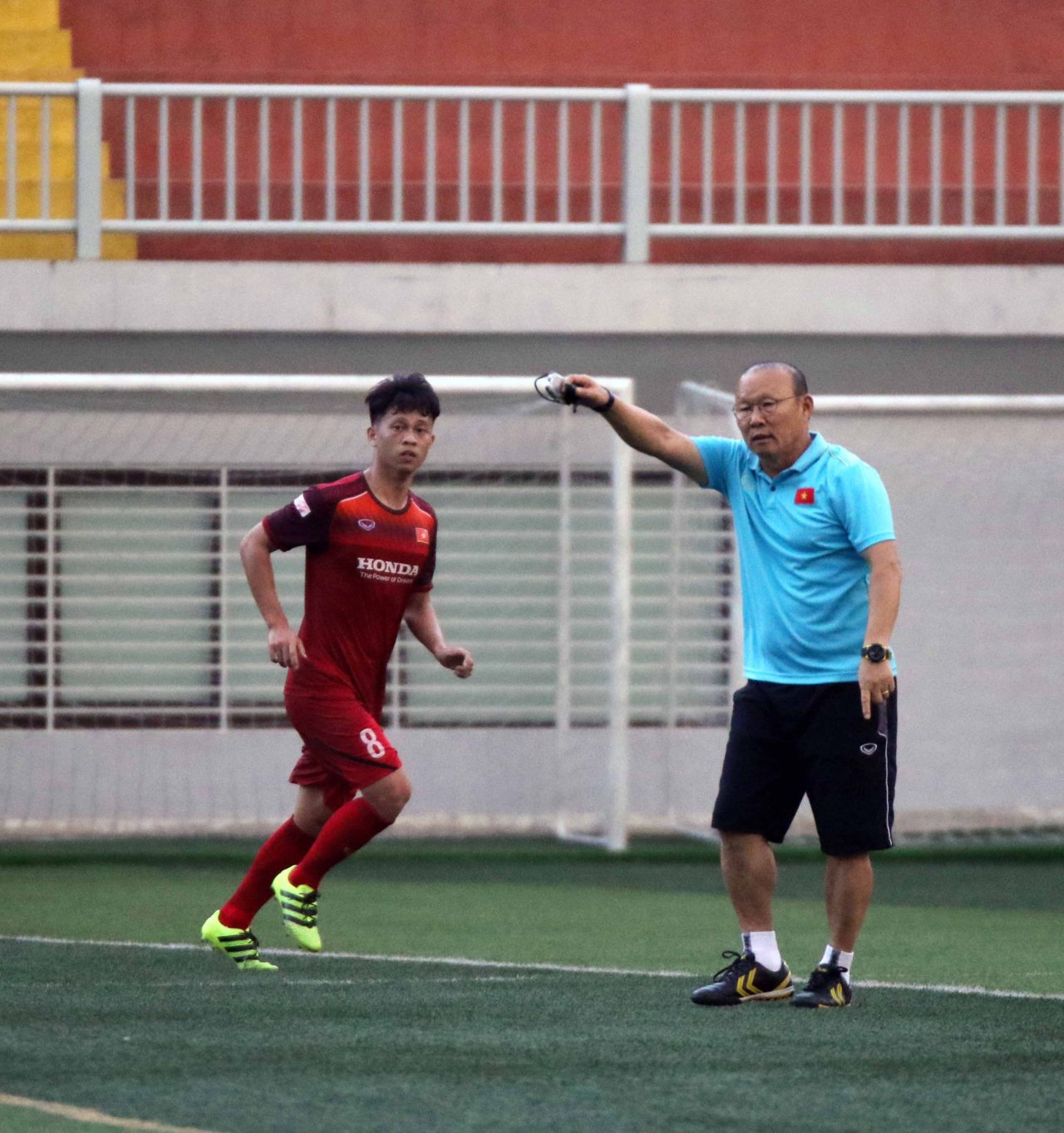 dt-u22-viet-nam-tap-luyen-trong-ngay-day-du-quan-so-san-sang-cho-chien-dich-san-vang-sea-games-30