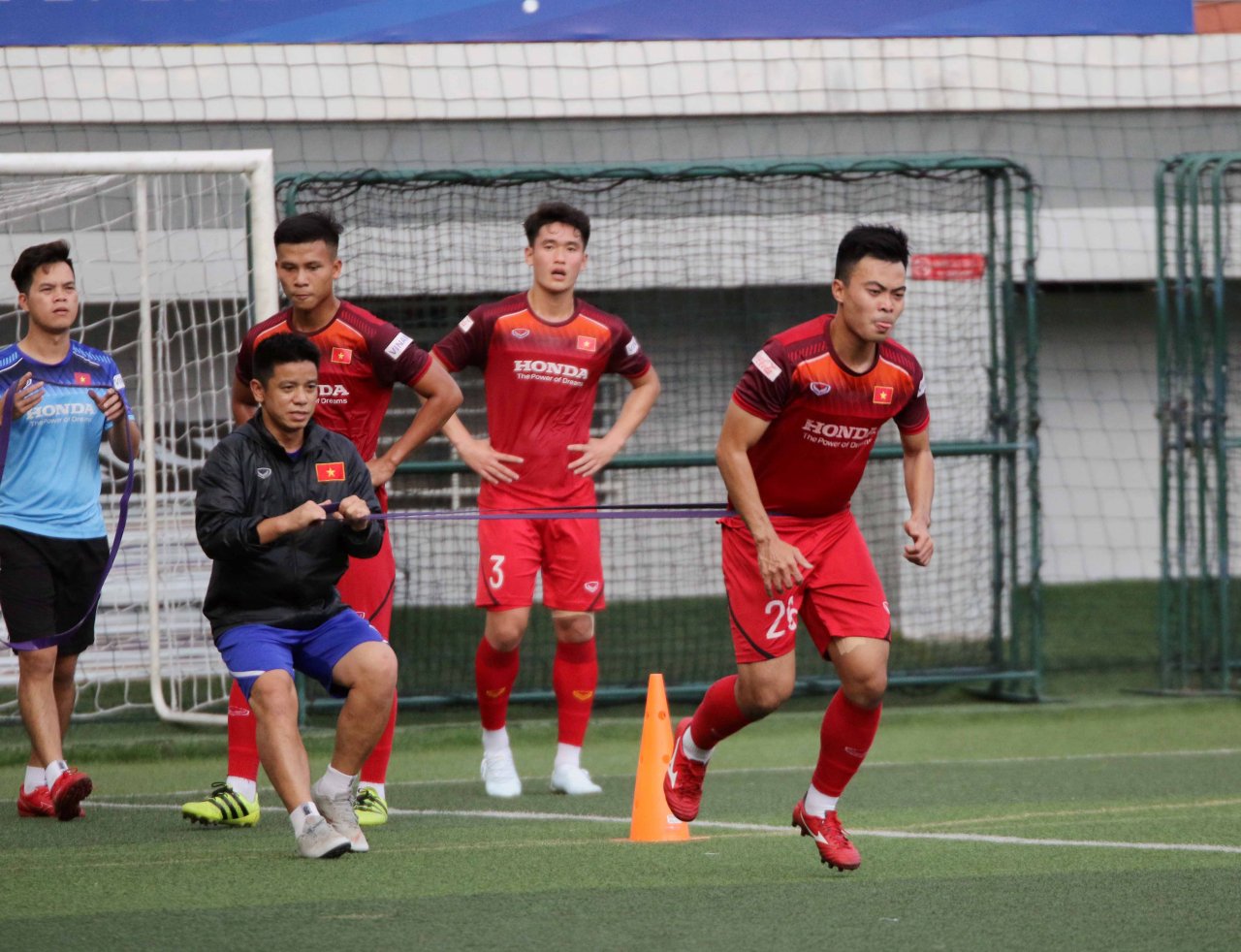 dt-u22-viet-nam-tap-luyen-trong-ngay-day-du-quan-so-san-sang-cho-chien-dich-san-vang-sea-games-30
