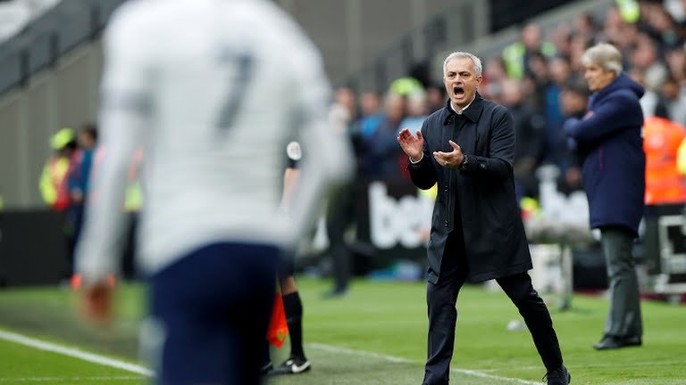 mourinho-duoc-huong-niem-vui-chien-thang-trong-ngay-dau-tien-tai-xuat-premier-league