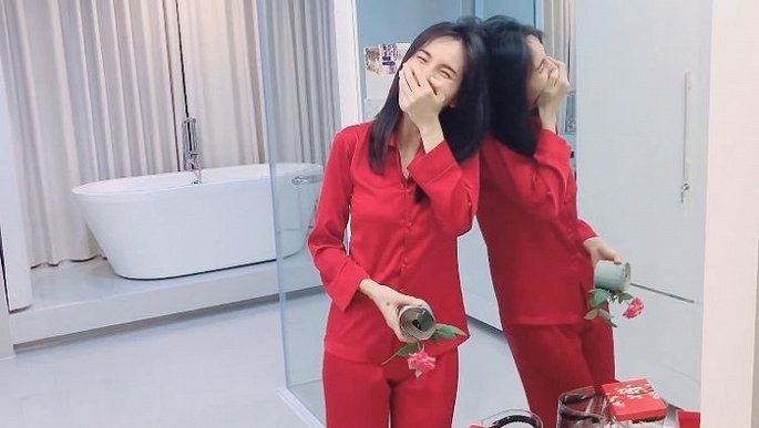 hủy Tiên bất ngờ trước món quà sinh nhật 