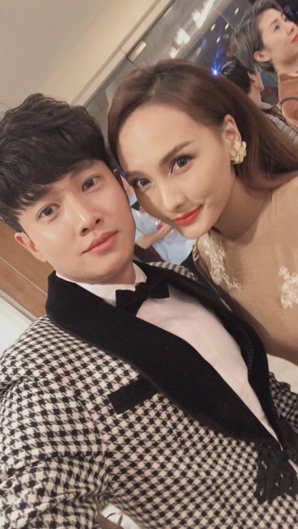 quoc-truong-bao-thanh-va-bich-phuong-bi-phan-biet-doi-xu-tai-le-trao-giai-aaa-2019
