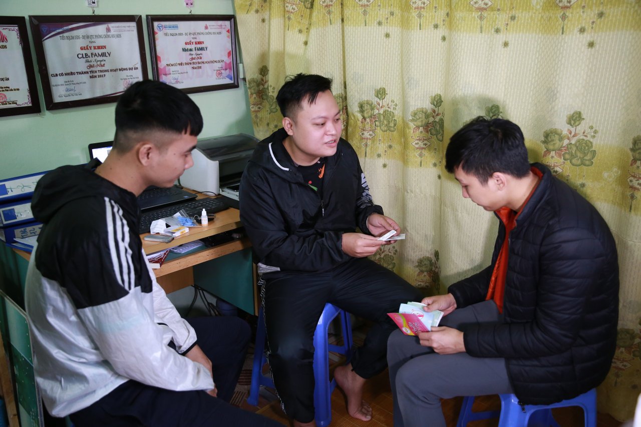 pho-thu-tuong-mong-muon-viet-nam-la-nuoc-di-dau-trong-viec-ket-tuc-dai-dich-hiv