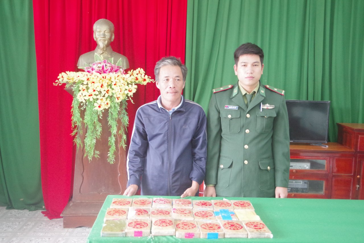thua-thien-hue-phat-hien-them-hang-chuc-banh-nghi-ma-tuy-dat-vao-bo-bien