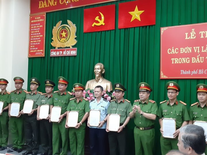 pha-dai-an-ma-tuy-bat-giu-3-nguoi-dai-loan-thu-1397-banh-heroin-nhu-the-nao