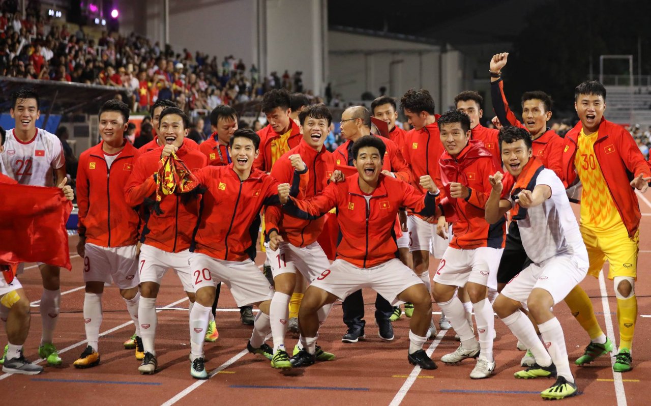 can-canh-man-an-mung-khoanh-khac-lich-su-cua-u22-viet-nam-khi-gianh-hcv-sea-games