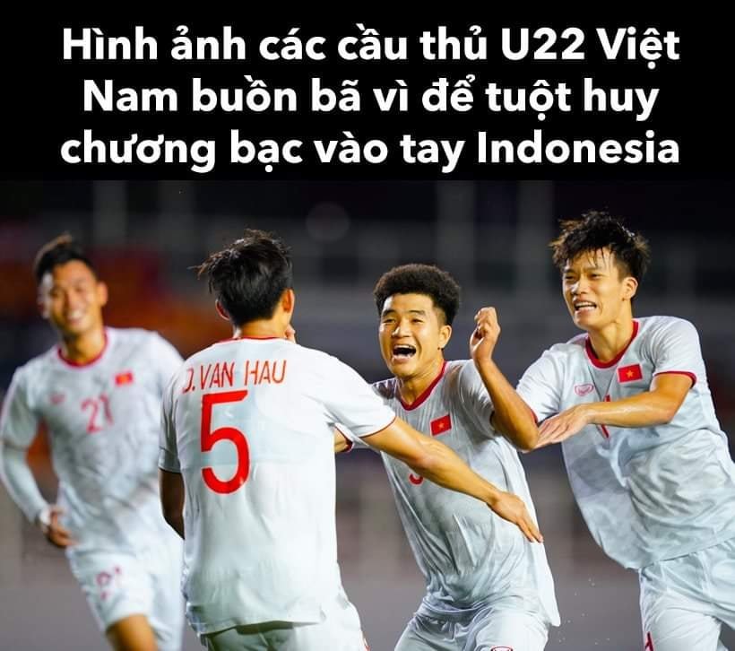 loat-anh-che-cuc-hai-cua-thay-tro-ong-park-sau-tran-chung-ket-bong-da-nam-sea-game-30