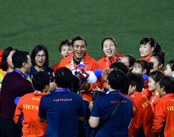 tap-doan-hung-thinh-tiep-tuc-thuong-lon-cua-doi-tuyen-viet-nam-doat-hcv-sea-games-30