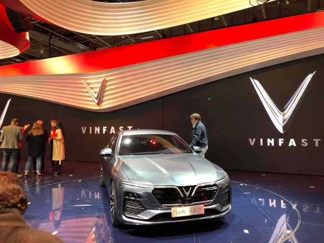 vi-sao-ty-phu-pham-nhat-vuong-chon-vinfast-thay-vi-vinmart-vineco