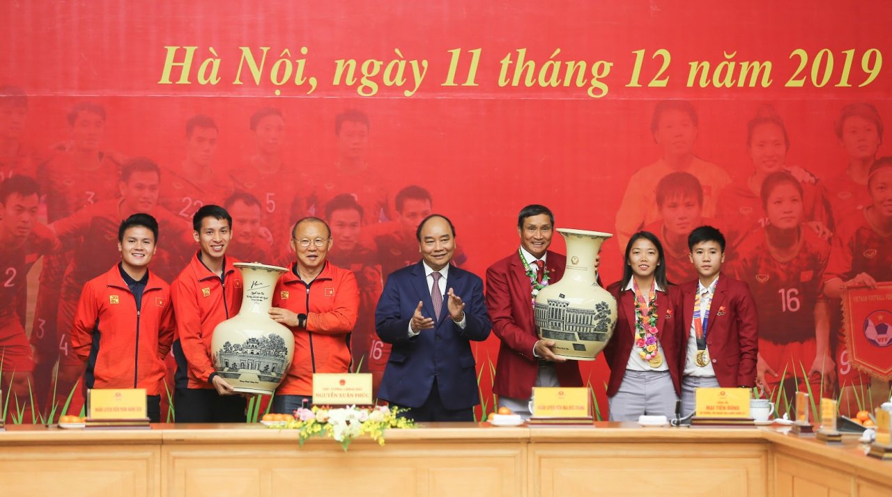 can-canh-bua-com-than-mat-thu-tuong-moi-cac-nha-vo-dich-sea-games-30