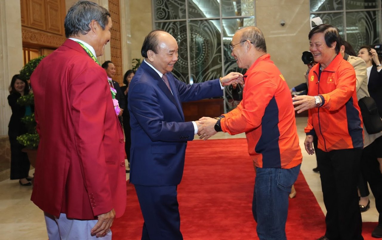 can-canh-bua-com-than-mat-thu-tuong-moi-cac-nha-vo-dich-sea-games-30