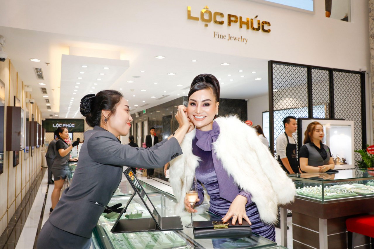 khanh-thanh-trung-tam-kim-hoan-loc-phuc-fine-jewelry-tai-ha-noi