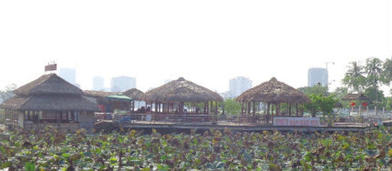 Nhà hàng “ Thủy sản đảo sen” trước đây.