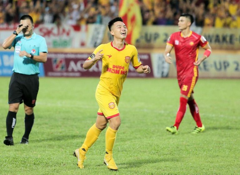 doi-hinh-tuoi-ty-tieu-bieu-cua-bong-da-viet-nam
